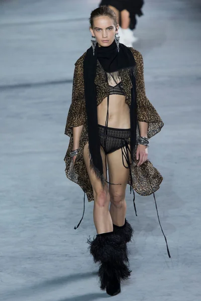 Look 37